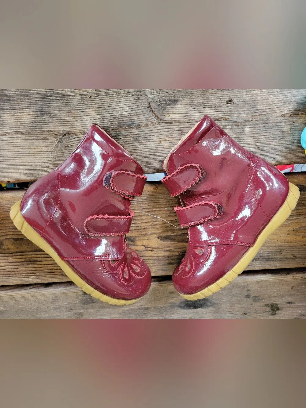 LIVIE & LUCA / FLORET SZ 11C VGUC MAROON patent petals & scalloped Boots